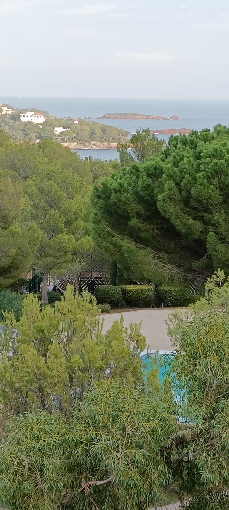 Cap Esterel Village Vacances T2 Vue Mer Agay Saint-Raphael  Exterior photo